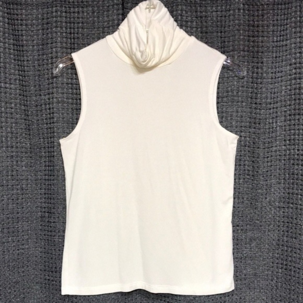 Sleeveless Turtleneck Top - White